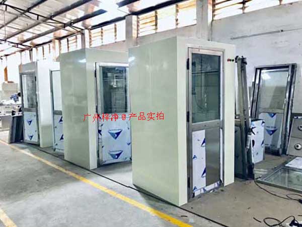 在工業生產過程中,風淋室作為一種重要的凈化設備 在工業生產過程中,風淋室作為一種重要的凈化設備