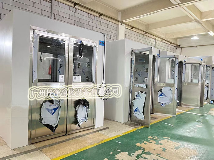 風(fēng)淋室運(yùn)行過程中的噪音問題常常引起用戶關(guān)注 風(fēng)淋室運(yùn)行過程中的噪音問題常常引起用戶關(guān)注