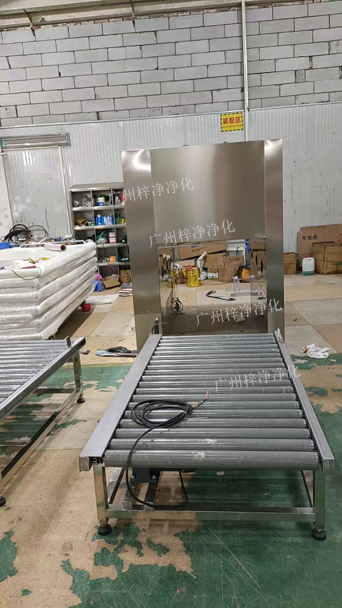 自動(dòng)門(mén)層流傳遞窗可配合輸送線(xiàn)兩端設(shè)有自動(dòng)門(mén),實(shí)現(xiàn)物品的自動(dòng)進(jìn)出,減少人工操作。 自動(dòng)門(mén)層流傳遞窗可配合輸送線(xiàn)兩端設(shè)有自動(dòng)門(mén),實(shí)現(xiàn)物品的自動(dòng)進(jìn)出,減少人工操作。