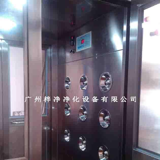 智能語音風淋室工作區(qū)照片 智能語音風淋室工作區(qū)照片