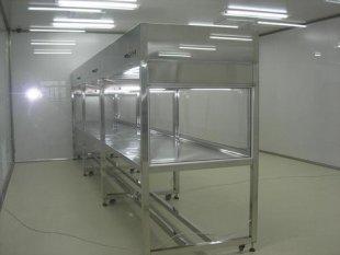 超凈工作臺是種提供局部凈化的凈化設備，它的使用對改善工藝條件，提高產品質量和增大成品率均有良好的效果。簡單的說就是：在特定的空間，進行殺菌凈化的一種設備。</